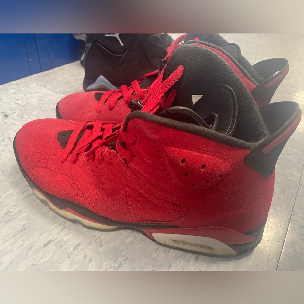 The Turo’s the red 6s Jordan